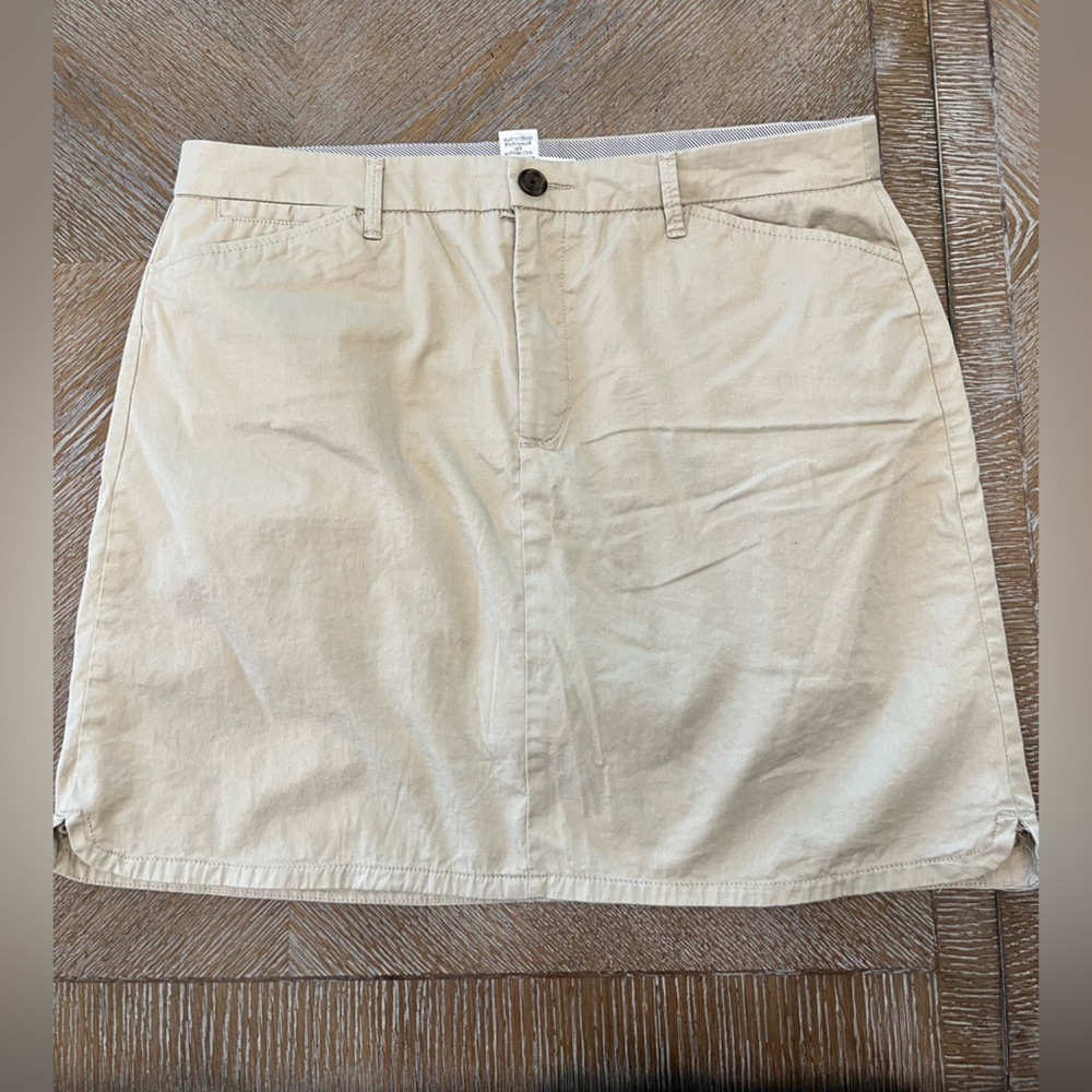 Croft & Barrow Beige Skort Sz 14 Elastic Waist 36” Length 18” rounded hem